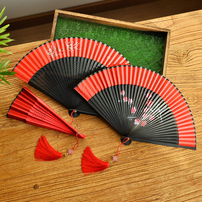 Red dancing folding fan women's Chinese style retro style folding bamboo fan Hanfu cheongsam catwalk opening and closing smooth