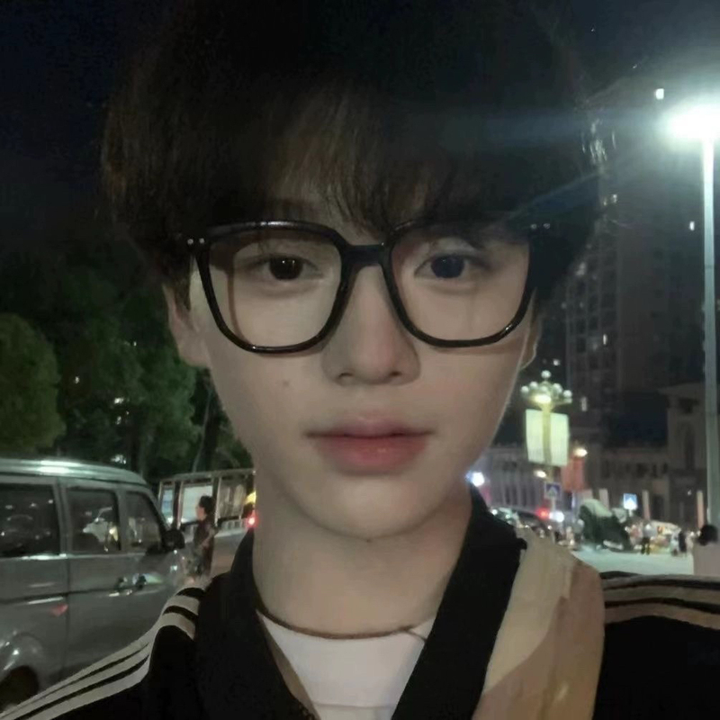 Square Frame No-Makeup Magic Glasses, Korean Trendy Black Frame, Myopia Prevention, Blue Light Blocking, Can Be Customized with Prescription, Round Face Slimming Glasses Frame for Men and Women Square Frame No-Makeup Magic Glasses, Korean Trendy Black Frame, Myopia Prevention, Blue Light Blocking, Can Be Customized with Prescription, Round Face Slimming Glasses Frame for Men and Women