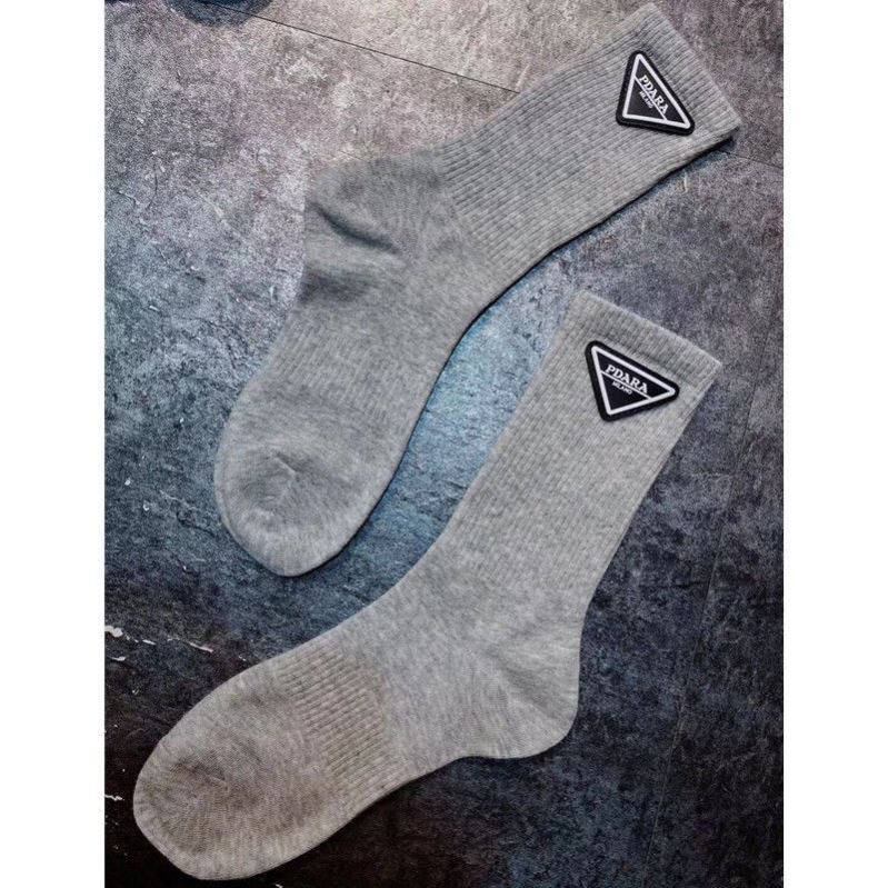 Tidal Alphabet Triangle of Tide Socks European Standing Autumn Winter New Tide Card Alphabet Stickup Nets Red Identical Socks Child Tide