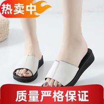 Camel Mom Slippers Womens Summer Outerwear Middle-aged Sandals Soft Bottom Non-Slip 2024 New Middle-aged Fashion