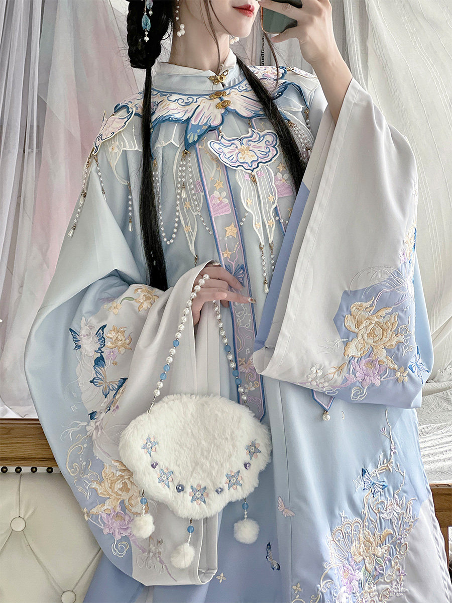 胜清原创汉服女2024年春秋新明制重工刺绣立领长袄云肩马面裙套装