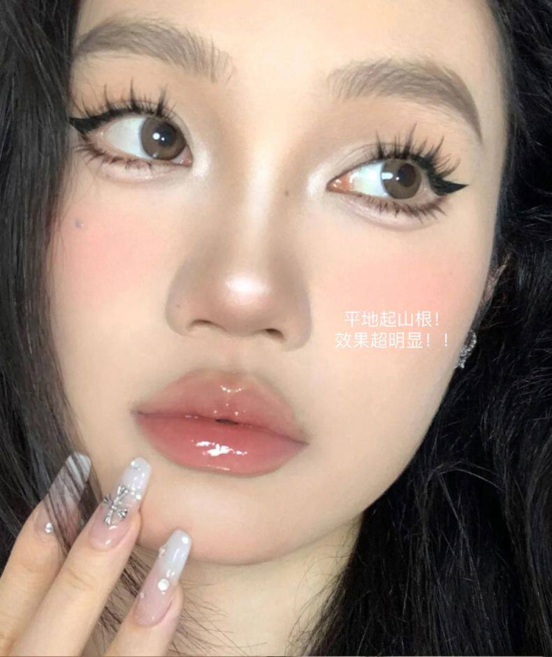 Тени для век 高光提亮笔白色珠光哑光粉色卧蚕笔女眼头截断眼影棒平价学生正品 Bluethin