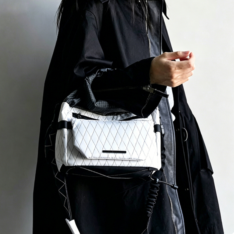 Japanese and Korean Style Quilted Shoulder Bag for Men and Women, Multifunctional Casual Versatile Crossbody Bag, Outdoor Waterproof Square Bag, Camera Bag