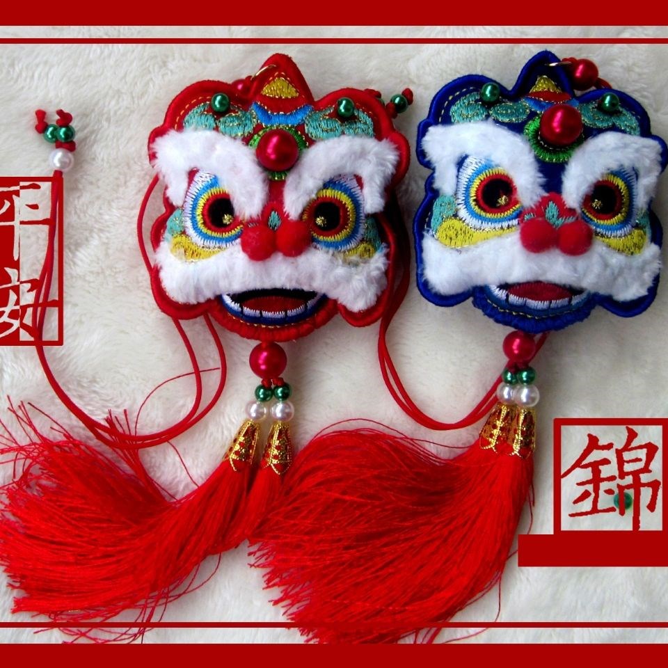 The year of the tiger, the year of the natal year, the peace symbol, send the boyfriend to carry the bodyguard, the finished product of the tiger is a new year embroidery for the girlfriend 2022