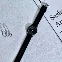 Маленький черный диск