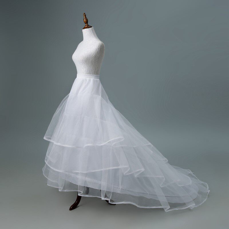 Large trailing wedding dress with bone skirt bride Western-style main wedding dress tutu pettiskirt gauze trailing skirt