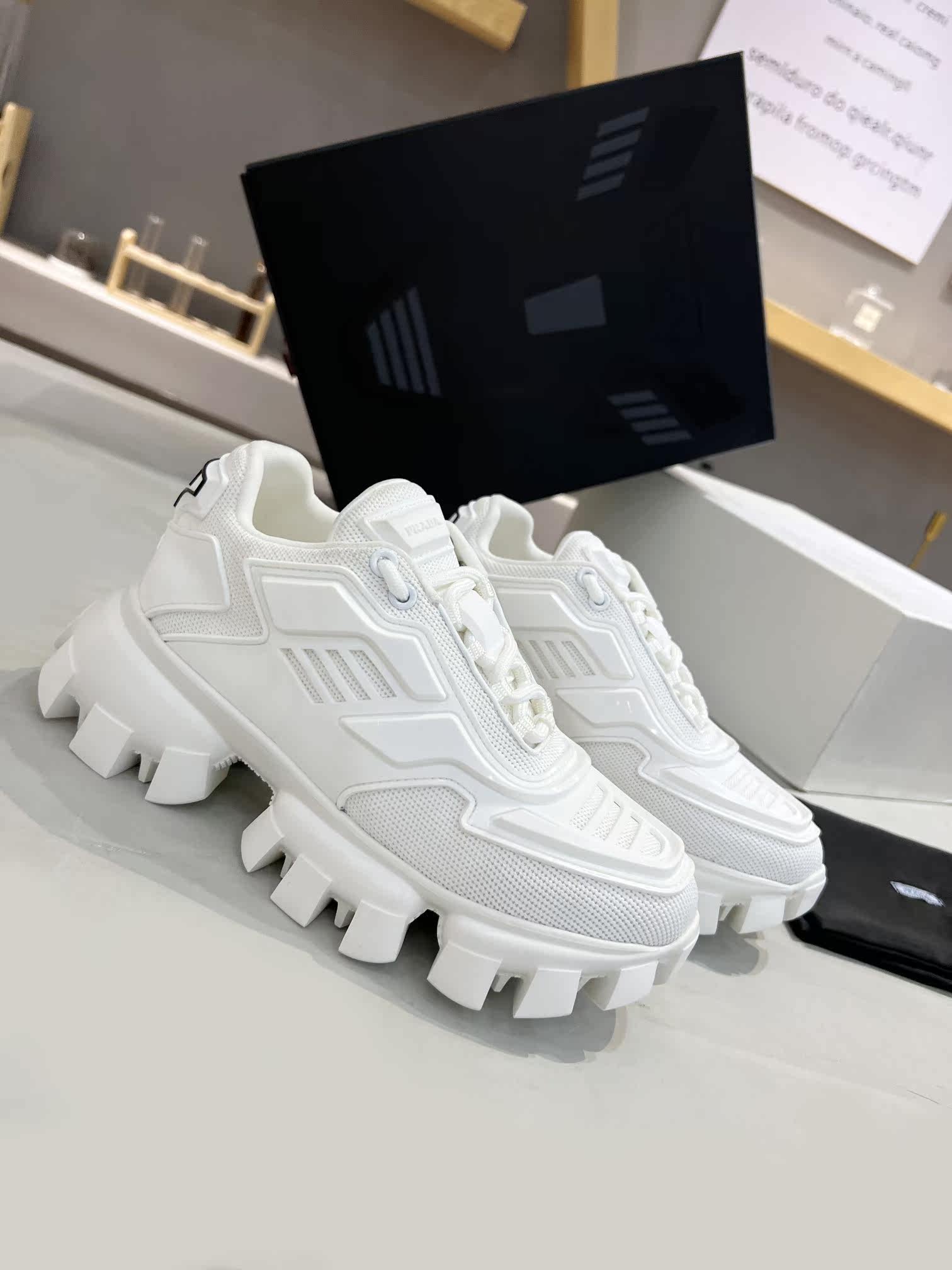 Prada Prada new men's shoes thick bottom high cylinder shoes men and women with the same lace casual old daddy shoe lovers shoes