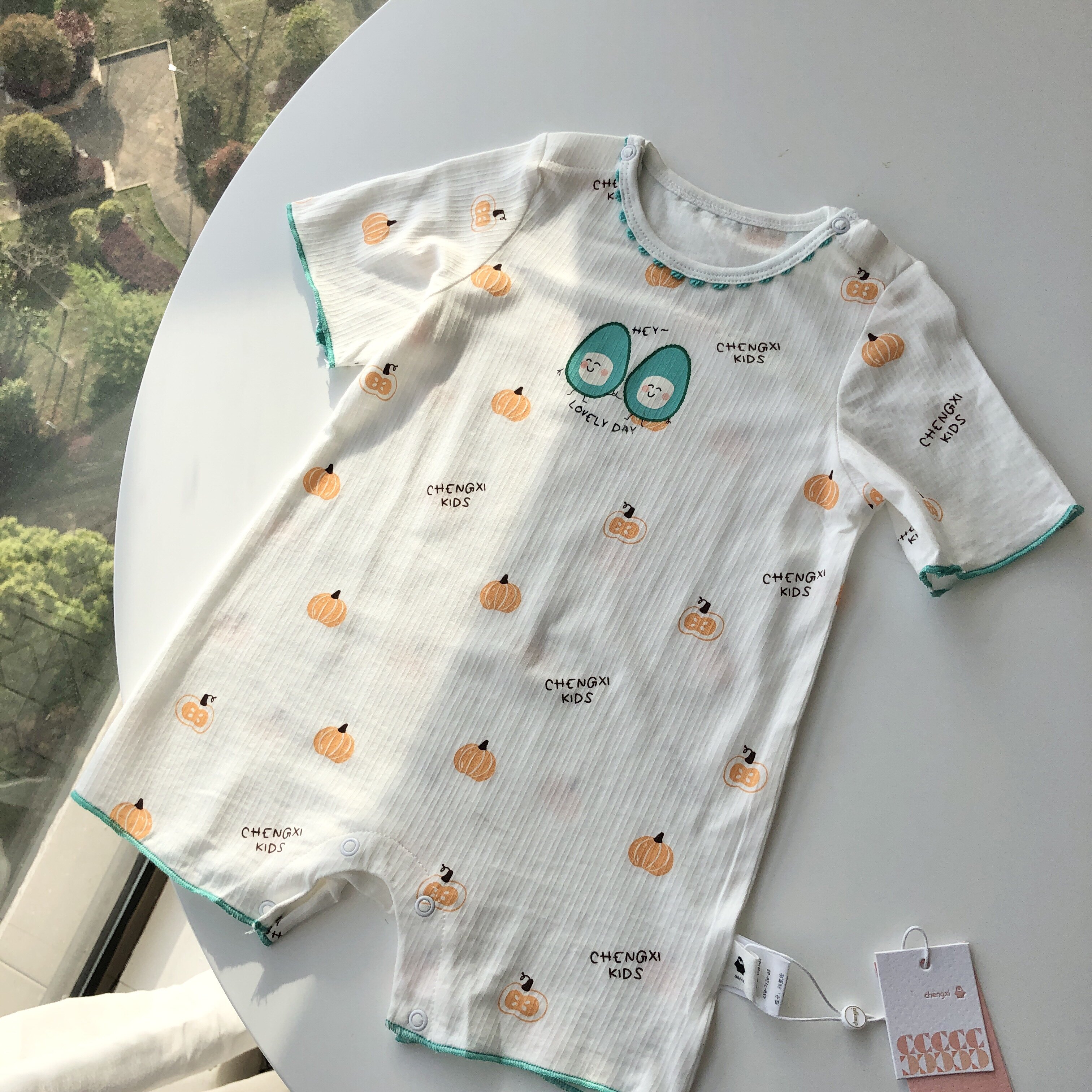66-90 Short-sleeved one-piece baby romper Romper7126