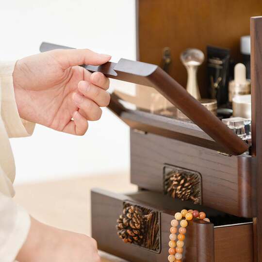 Storage Box Desktop Dust-Proof Storage Rack Wooden Cosmetics Lipstick Artifact Dressing Table Acrylic Transparent Jewelry Box