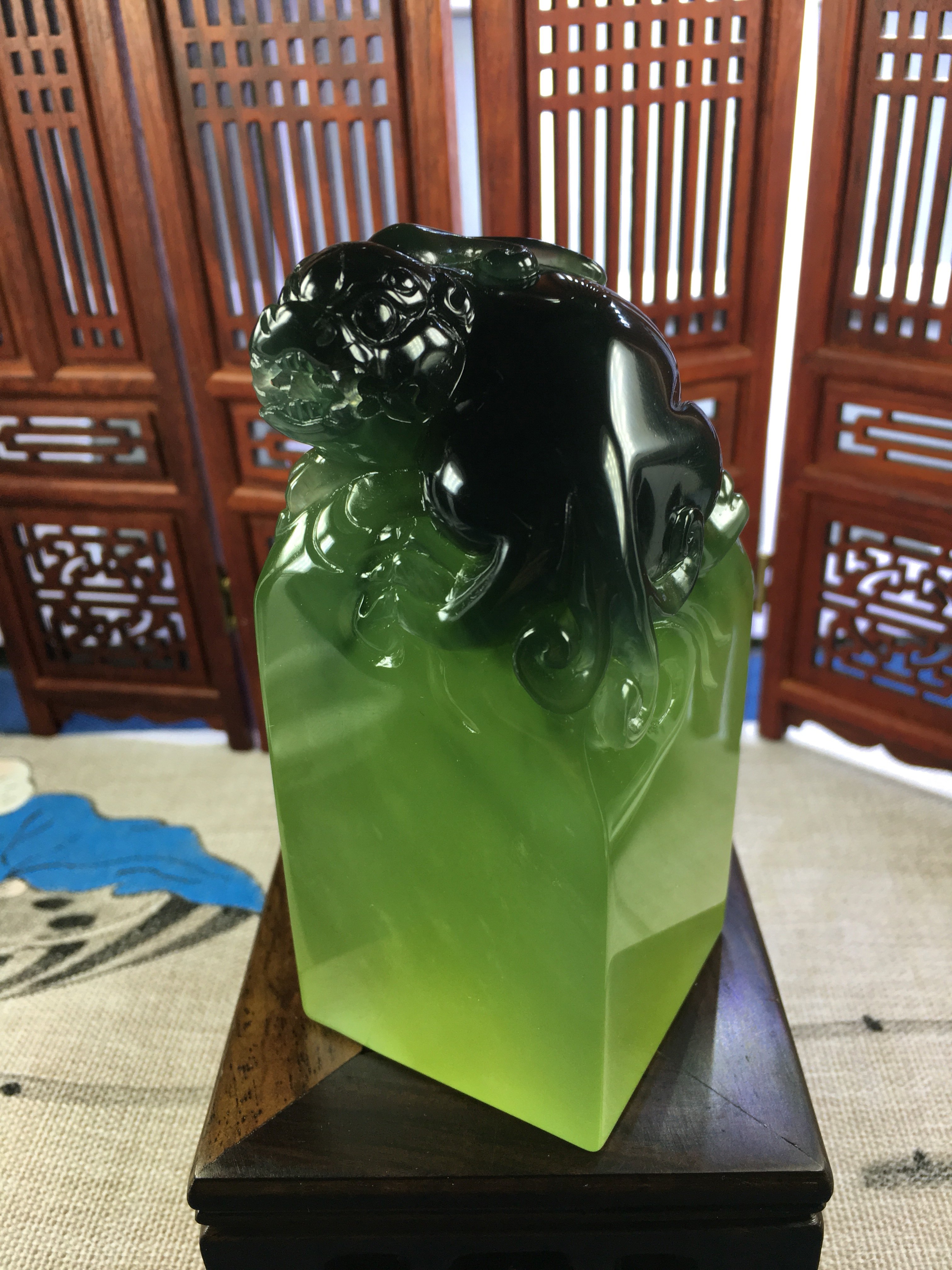Xiaochen jade new product boutique Xiuyu Xiuyan jade seal 180 materials old pit material hand-carved factory goods