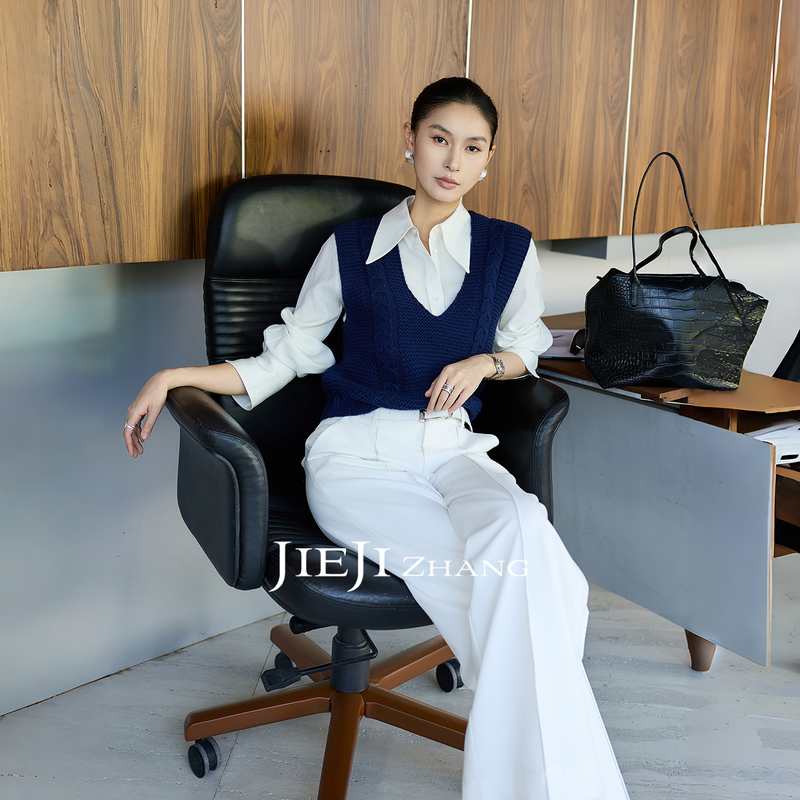 Zhang Qi Jieji【Blues Time】Autumn and Winter Wool Cable Knit V-Neck Vest Vintage Navy Blue Sweater Zhang Qi Jieji【Blues Time】Autumn and Winter Wool Cable Knit V-Neck Vest Vintage Navy Blue Sweater
