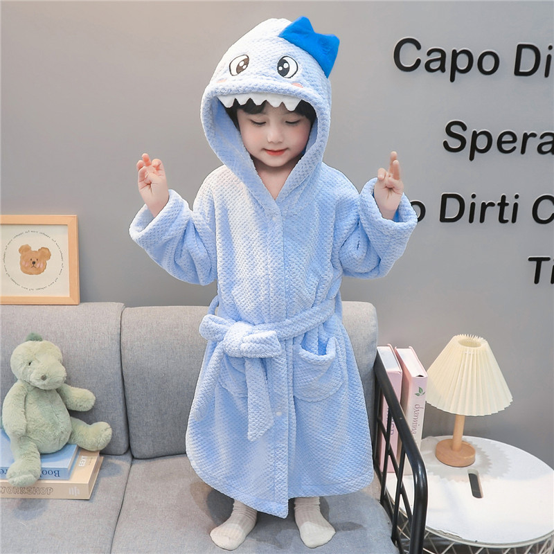 Children's Bathrobe, Wearable Absorbent Bath Towel in Autumn and Winter, Hooded Bathrobe for Baby Boys, Winter Style, Boys' Coral Velvet Nightgown