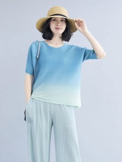 Miyake pleated large size slim short-sleeved t-shirt for women 2025 new summer temperament unique design niche top