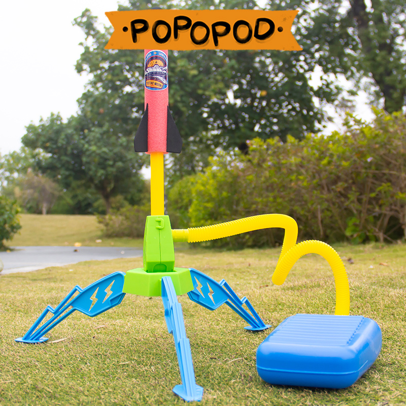 Children's feet soaring small rocket outdoor launcher cannon flying catapult aircraft rocket luminous launcher toy