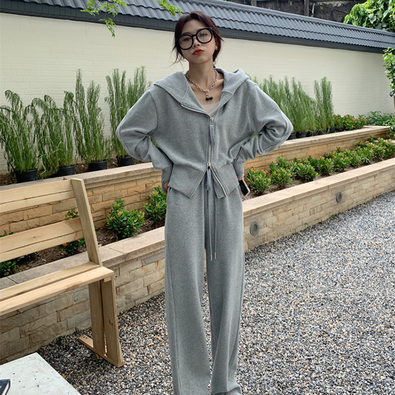 Fashionable age-reducing sports suit female spring and autumn loose and thin Korean version student sweater running casual two-piece trend