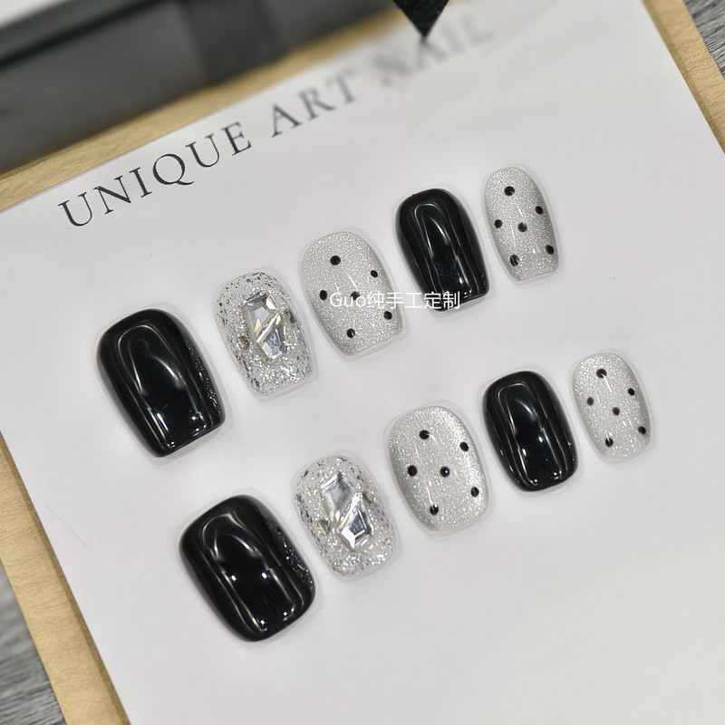 Guo Wears Nail Star Night Symphony High-End Handmade Elegant Short Black Cat-Eye Nail Art That Can Be Reused