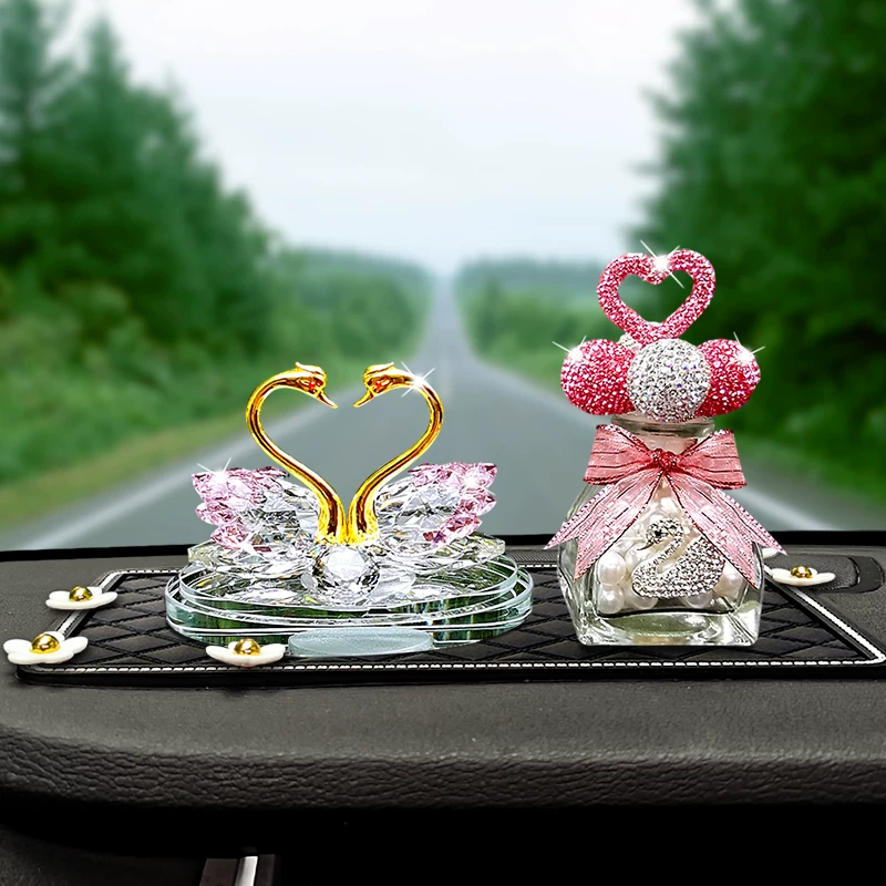 Подходит для Mercedes-Benz, BMW, Maserati, аксессуары для декора автомобиля, красивый парфюм, украшения интерьера автомобиля и т. д.