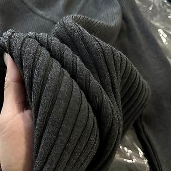 Early autumn korean style gray v-neck knitted bottoming shirt for women to wear 2025 new cardigan jacket waist top