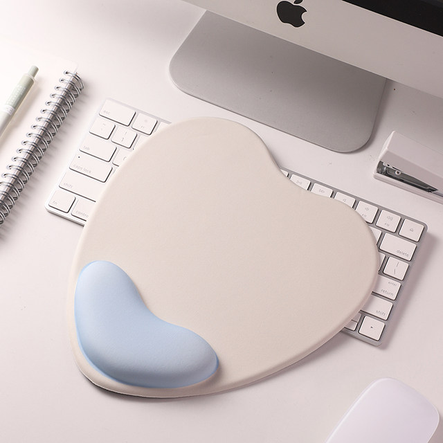 Cute Wrist Support Mouse Pad with Heart Shape for Men and Women, Dormitory Gaming E-Sports Wrist Support Keyboard Pad, Thickened and Non-Slip