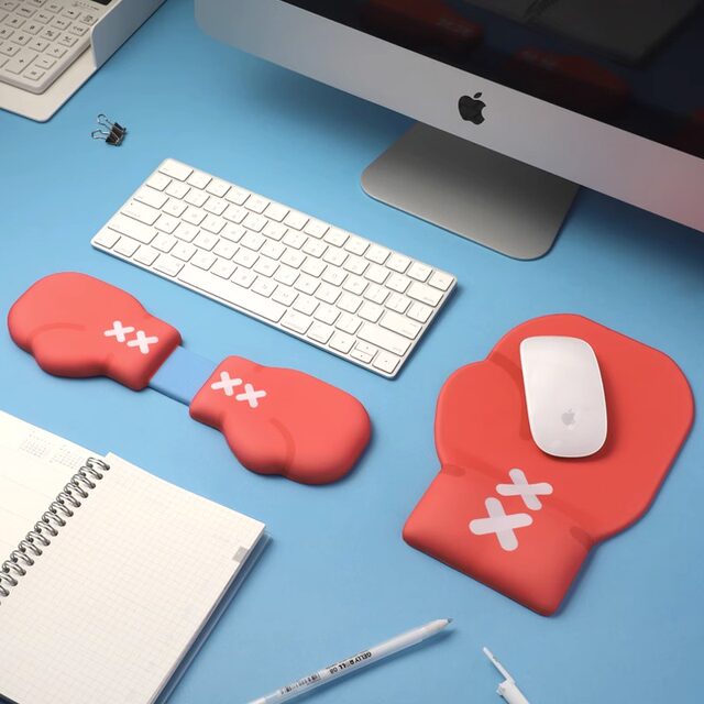 Glove-Shaped Mouse Pad, Non-Slip, Gaming Wrist Support, Office Silicone Wrist Rest, Creative Silicone Desktop for Men and Women