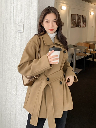 Демисезонное желтовато-коричневое шерстяное пальто, стиль