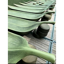 Internet celebrity Yiye Bianzhou outdoor scenic spot tour photography check-in photo custom fiberglass bamboo leaf boat water sculpture
