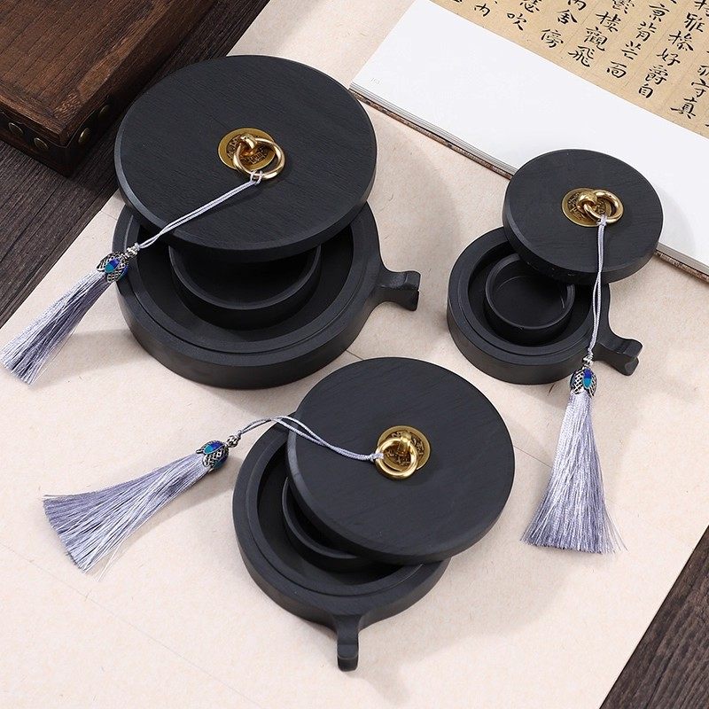 Hotpot Inkstone with Double Circles for Moisturizing and Preventing Ink from Drying Out, Inkstone for Calligraphy with a Lid, Inkwell with a Patterned Surface