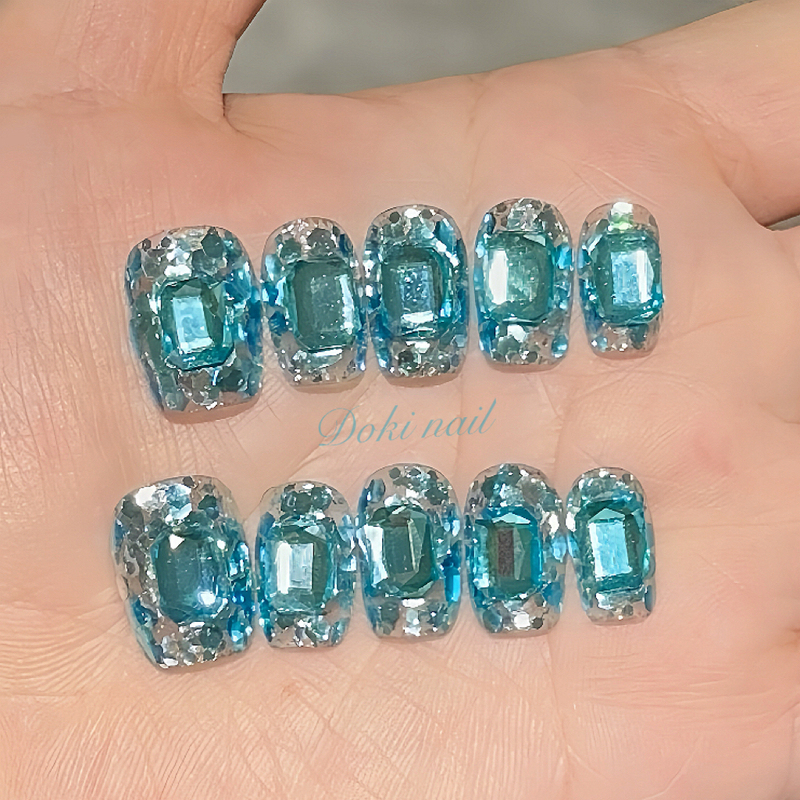 Purely Handmade Wearable Nails 2025 New Summer Blue Sparkling Sequins High-End Whitening Short Nails Manicure Finished Stickers