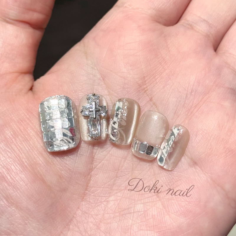 Purely Handmade Wearable Nails 2026 New Spring and Summer Cyberpunk Metallic Texture High-End Cross Nail Stickers
