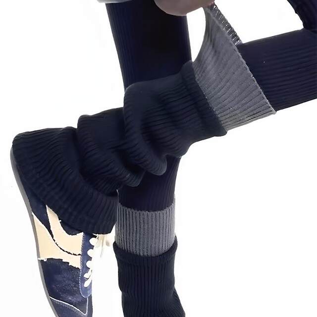 They are so beautiful when worn in layers! The 2025 autumn and winter socks have excellent thermal performance and slightly flared socks that greatly modify your leg shape!