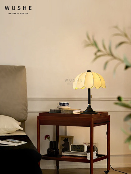 Millennial Vintage Bedroom Table Lamp, French Retro Style, Study Atmosphere, Designer High-End Decorative Bedside Lamp