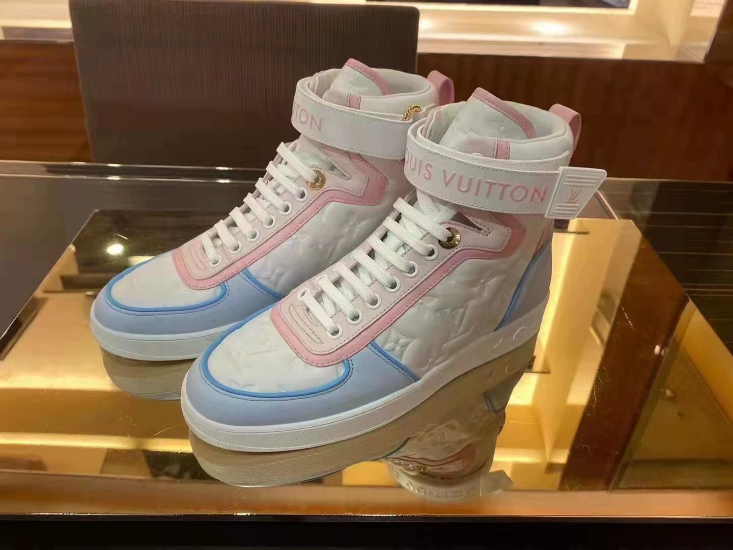 Женские обувь LV/Louis Vuitton с принтом подошва high-top low-top лента головная повседневная обувь спортивная обувь 1A9S6Q