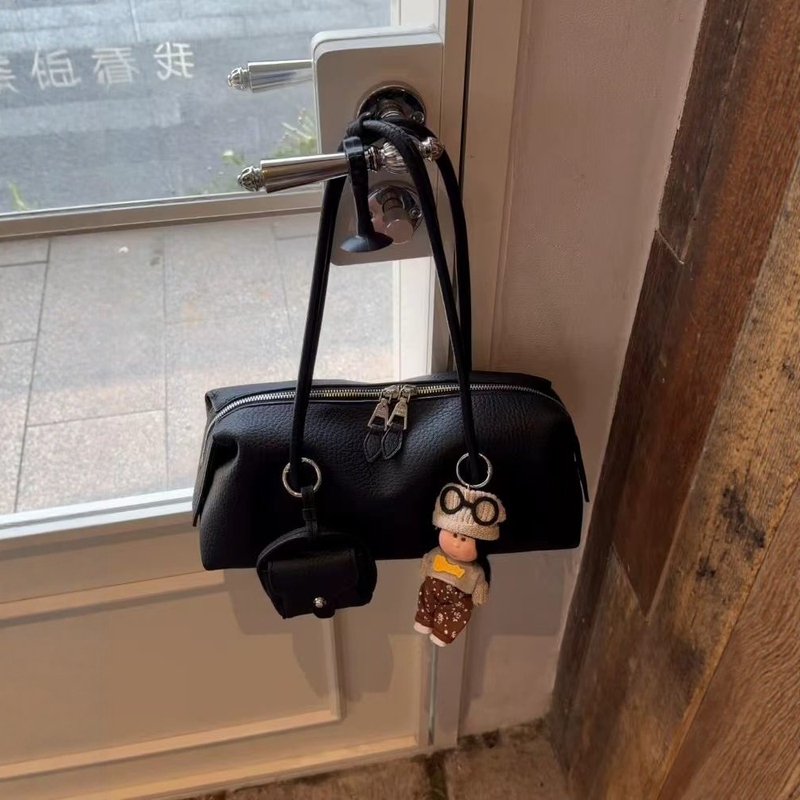 High-End Bowling-Style Handbag 2026 New Niche Design Relaxed Feel Single-Shoulder Underarm Bag Versatile Commuter Bag