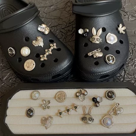Rabbit-Themed Clog Shoe Accessories, Shoe Charms, Shoe Buckles Suitable for Ballet Shoes, DIY Metal Decoration for Clogs