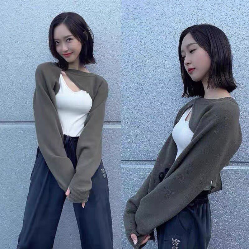 Top floor Zhou Xijing Tongtong ~ design sense small crowdsourced two sets hanging neck knit Early autumn fashion suit Female g