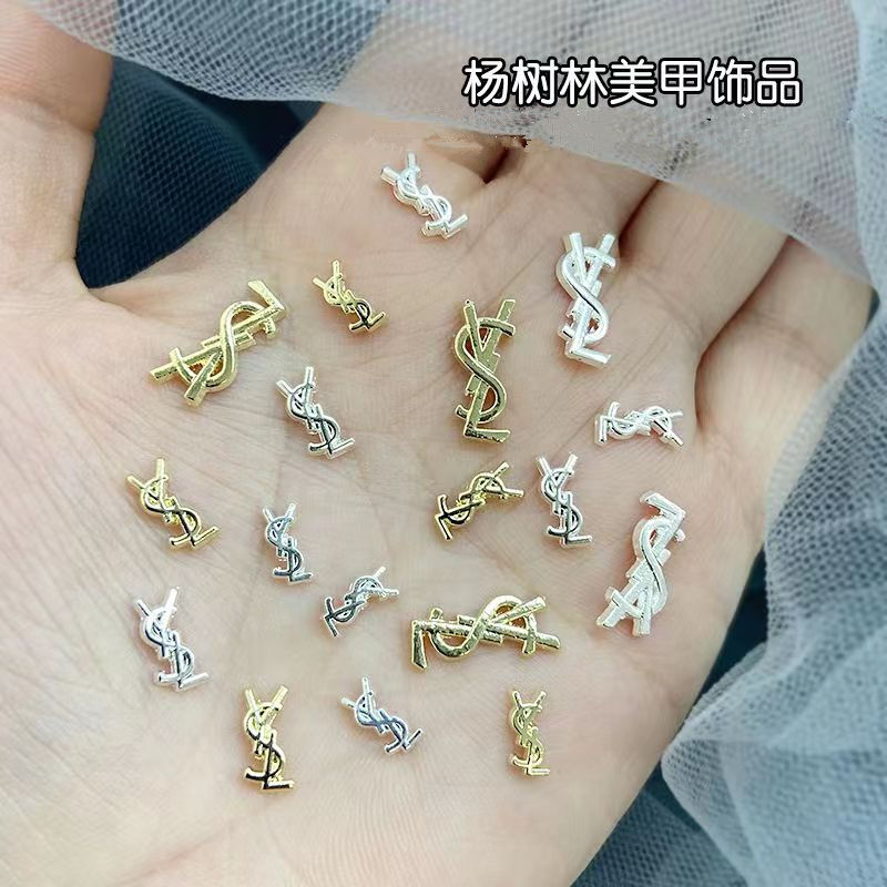 Luxury Metal Logo Nail Art Decorations, Trendy Alloy Nail Ornaments, Light Luxury Japanese-Style Nail Accessories
