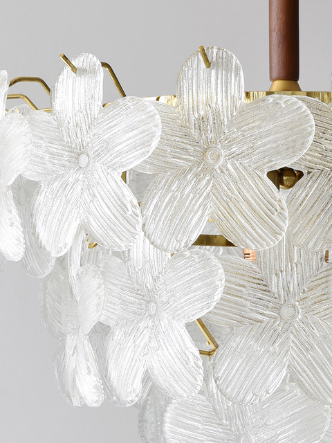 French-Style Vintage Chandelier, Retro Five-Leaf Flower Glass Living Room Lamp, Light Luxury and Warm Ambiance, 2026 New Model Bedroom Lighting