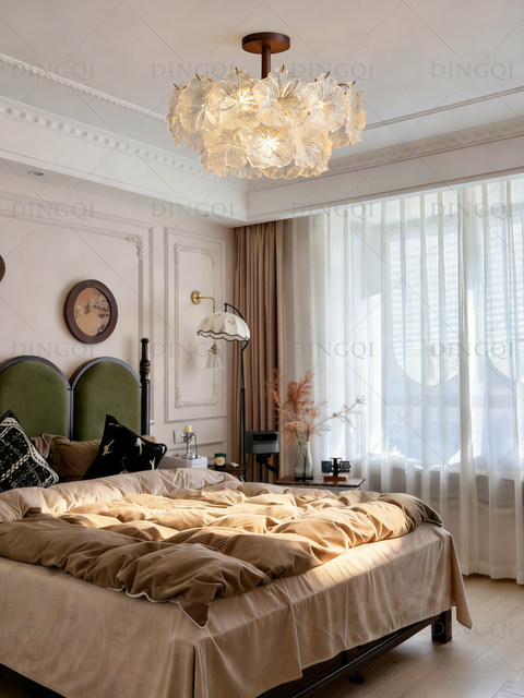 French-Style Light Luxury Glass Chandelier, Bedroom Lamp, Vintage Style Trumpet Flower Design, Creative and Warm Artistic Lighting for the Master Bedroom