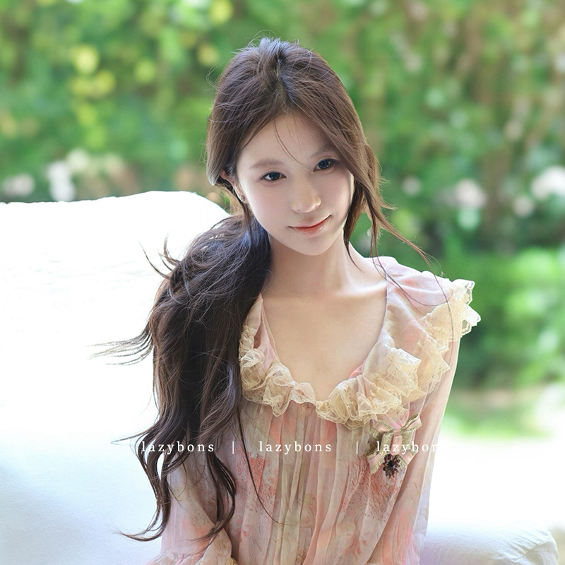 Chiffon Blouse for Women, Suitable for Autumn, Can Be Worn as Outerwear or as an Inner Layer, with a Sophisticated and Elegant French-Style Print, Intricate Lace Trim, and Tie-Up Long Sleeves