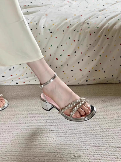 French-Style Stunning Sandals for Women 2025 Summer New Model with Rhinestone High Heels Paired with Skirts Fairy-Style Cool Slippers