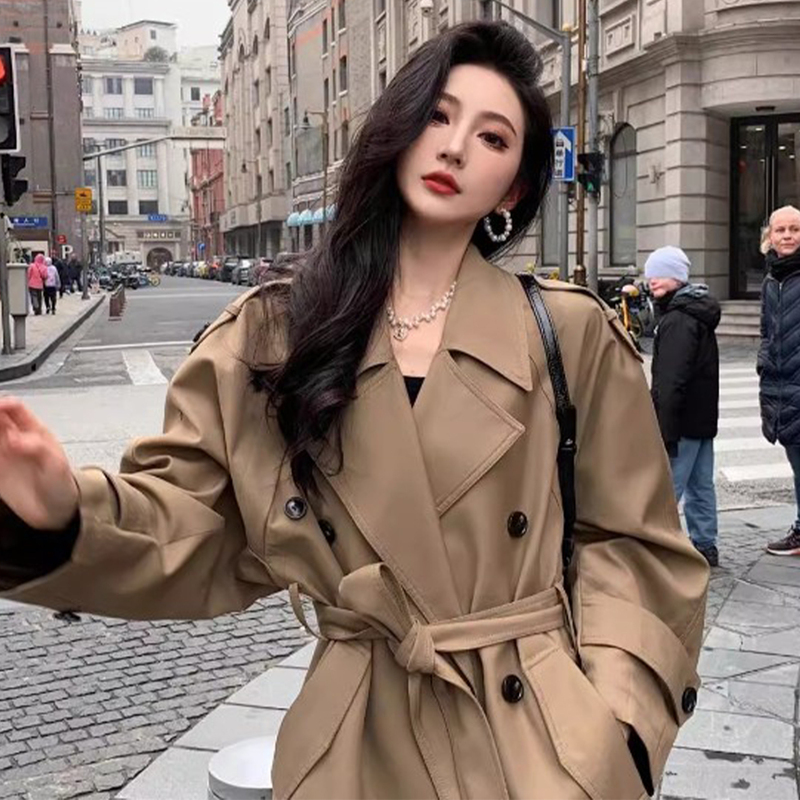 Plus-Size Women's Double-Breasted Trench Coat with a Large Lapel, Tie Waist, Slimming Effect, and a High-End Feel