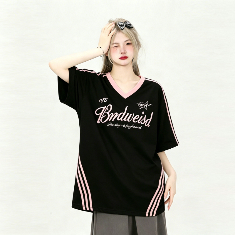 Extra Large Size American Retro V-Neck Short-Sleeved T-Shirt for Women, Plus Size, Summer Loose Fit, Color-Blocking, Age-Reducing, Unique and Beautiful Top Extra Large Size American Retro V-Neck Short-Sleeved T-Shirt for Women, Plus Size, Summer Loose Fit, Color-Blocking, Age-Reducing, Unique and Beautiful Top