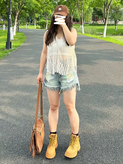 胖mm梨形身材特大码下衣失踪短裤女高腰辣妹夏季牛仔热裤a字裤子