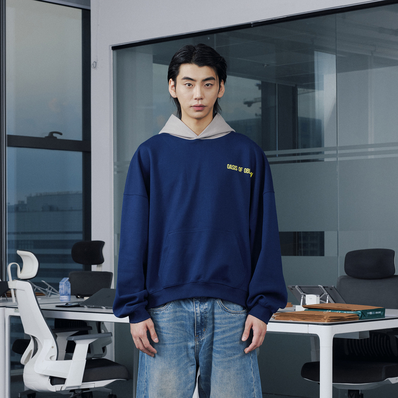 【Wang Lujie's Style】Oaoo Color-Blocked Hooded Sweatshirt, Short and Wide, Heavy-Duty Printed Hoodie Top for Men