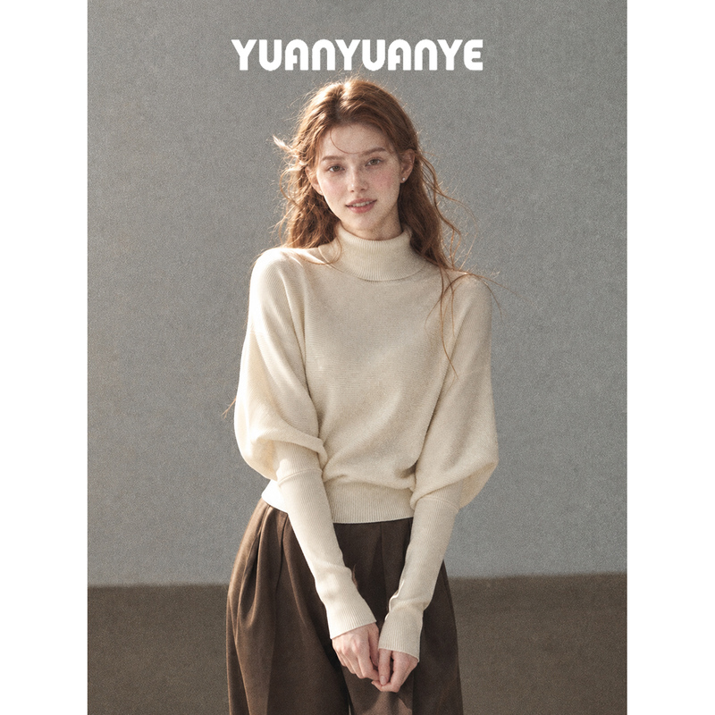 Designed Turtleneck Batwing Sleeve Long-Sleeved Knitwear for Women in Autumn, Cream-Colored, Loose, Slimming, High-End Sweater Top