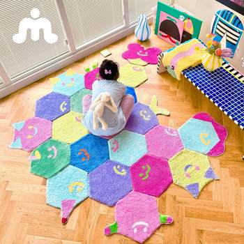 Change as you like! hexagonal carpet warriors can be assembled at will. original for bedroom and living room <double insect personality>