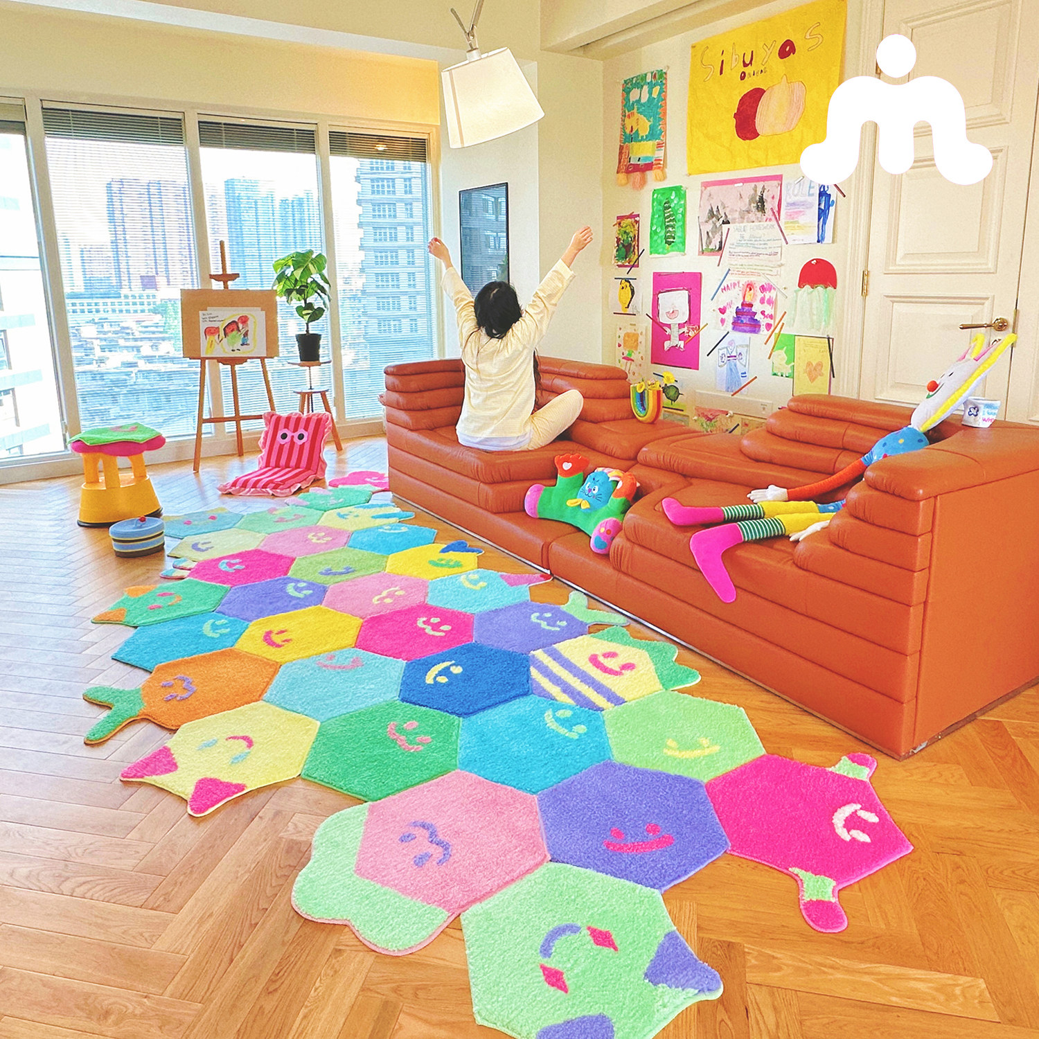 I have all the looks you like. Hexagonal rugs can be put together at will. Original from <Double Insect Personality> in the living room.