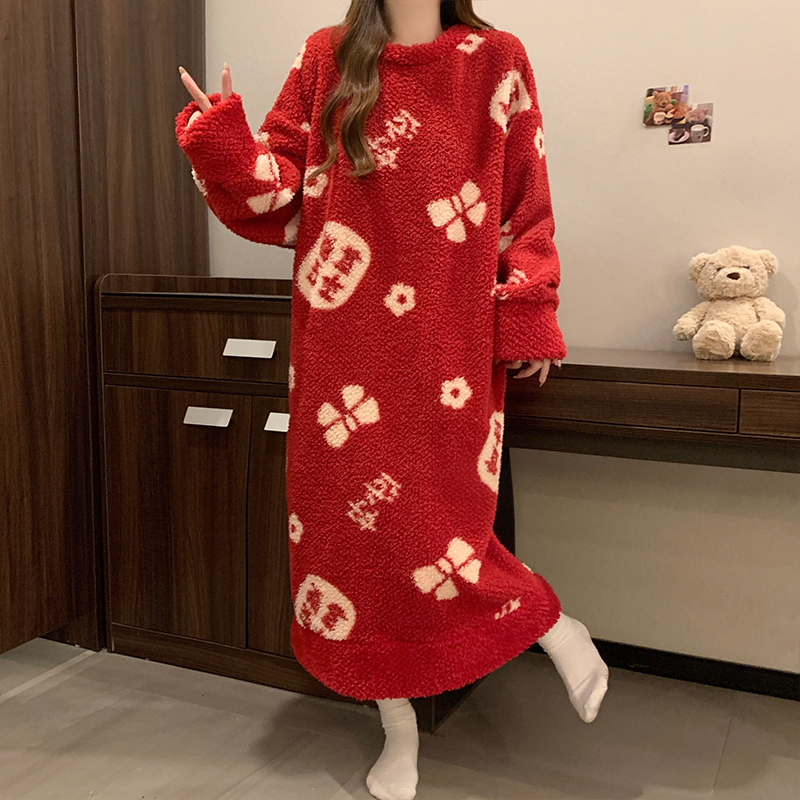 New Autumn and Winter Coral Velvet Nightgown for Women, Red Pajamas for the Year of Birth, Round Neck, Large Size Home Clothes, Suitable for Pregnant Women New Autumn and Winter Coral Velvet Nightgown for Women, Red Pajamas for the Year of Birth, Round Neck, Large Size Home Clothes, Suitable for Pregnant Women
