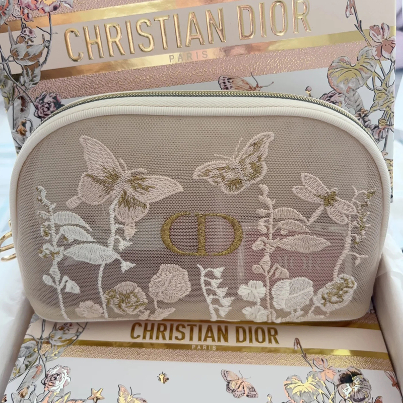 Dior Small Cosmetics Gift Bag from the Counter, Portable Blue Velvet Storage Bag, Portable Hand-Held Soft Bag, Lipstick Bag Dior Small Cosmetics Gift Bag from the Counter, Portable Blue Velvet Storage Bag, Portable Hand-Held Soft Bag, Lipstick Bag