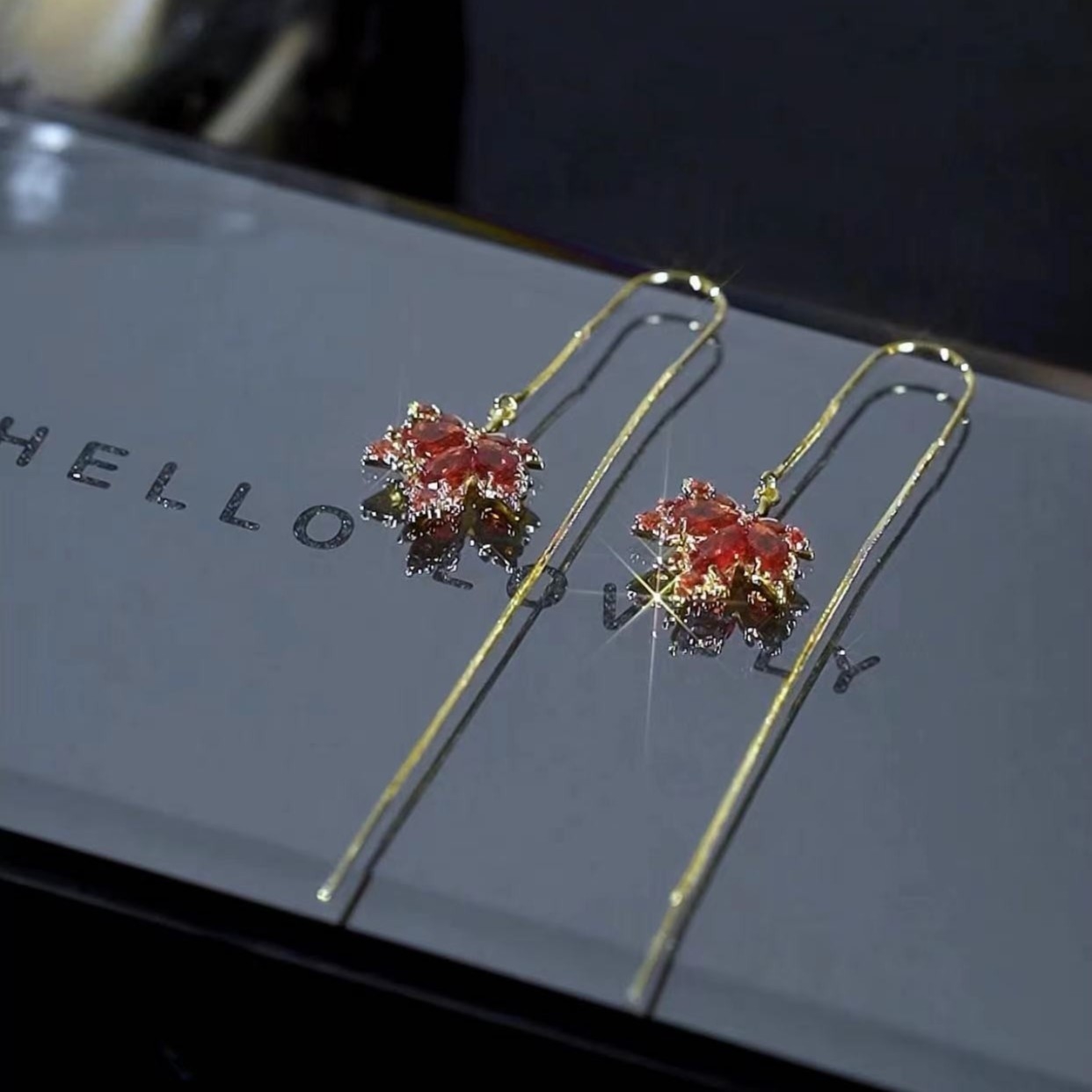 Otterles Clearing House Special Price 18K Gold Red Maple Leaf earrings Long Earrings Light Extravagant Earrings Adorned With Female Accessories-Taobao